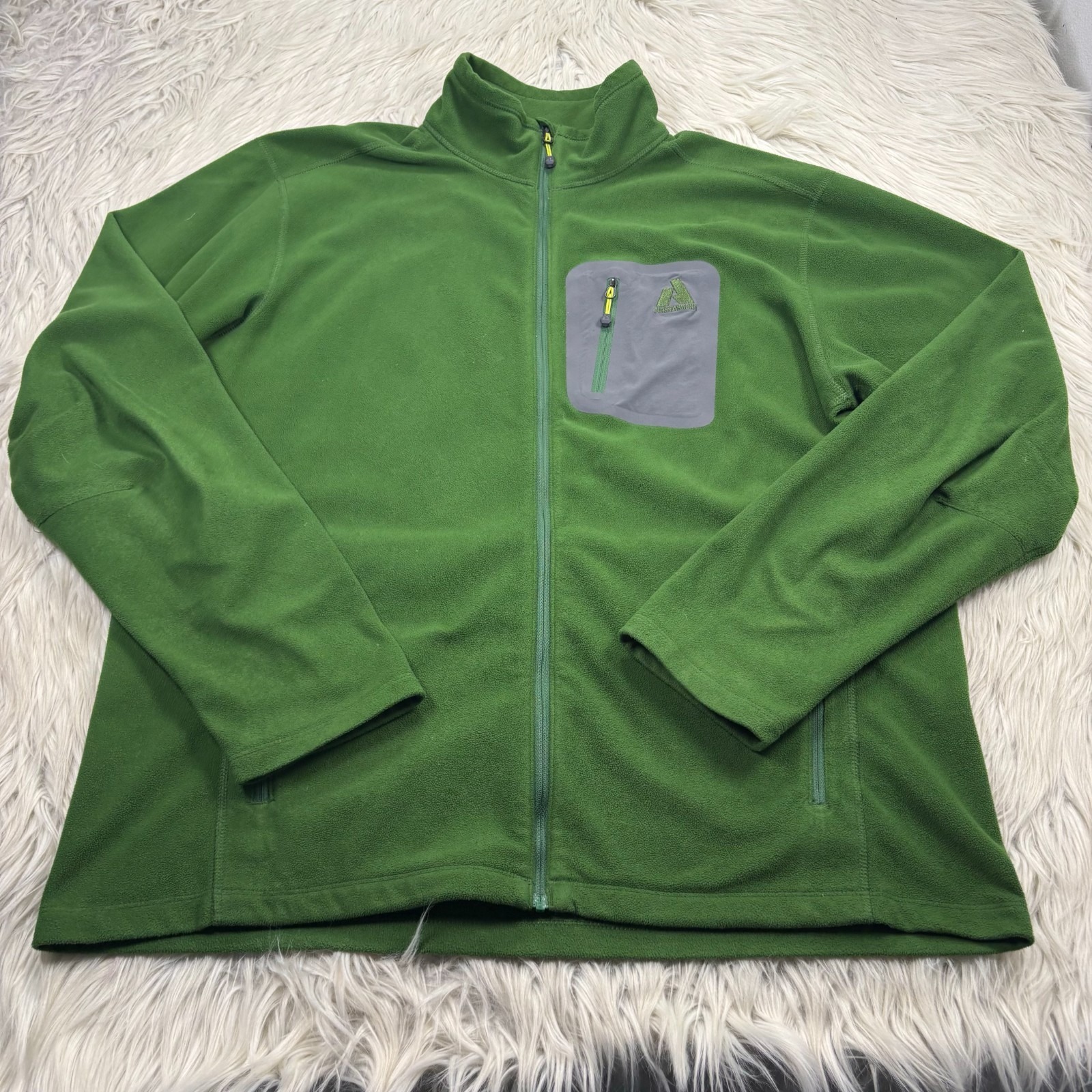 Eddie Bauer Men's L Green First Ascent Light Weight Fleece Zip Jacket